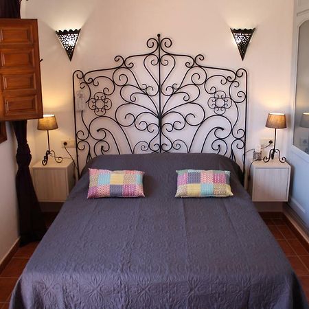 Boutique Bed & Breakfast Casa Utopia Alcaucin Bagian luar foto