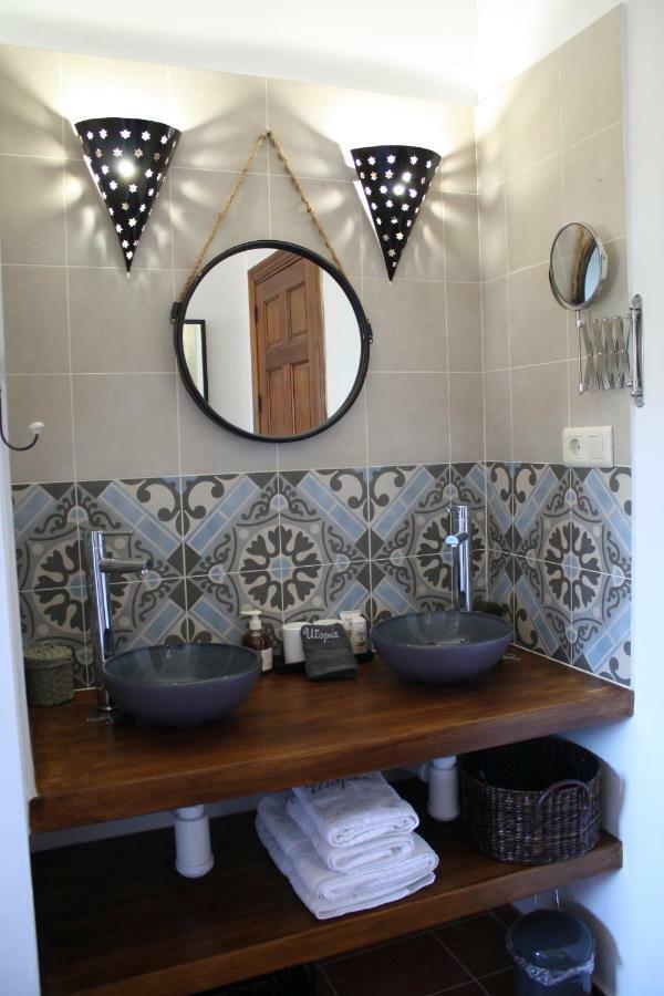 Boutique Bed & Breakfast Casa Utopia Alcaucin Bagian luar foto