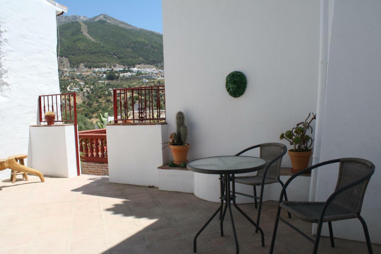 Boutique Bed & Breakfast Casa Utopia Alcaucin Bagian luar foto