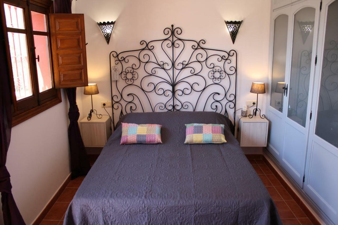 Boutique Bed & Breakfast Casa Utopia Alcaucin Bagian luar foto