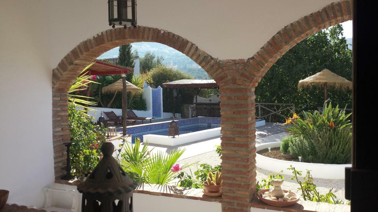 Boutique Bed & Breakfast Casa Utopia Alcaucin Bagian luar foto